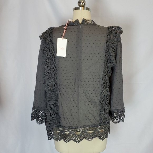 Entro usa, M, gray modern does vintage lace top - Picture 6 of 8